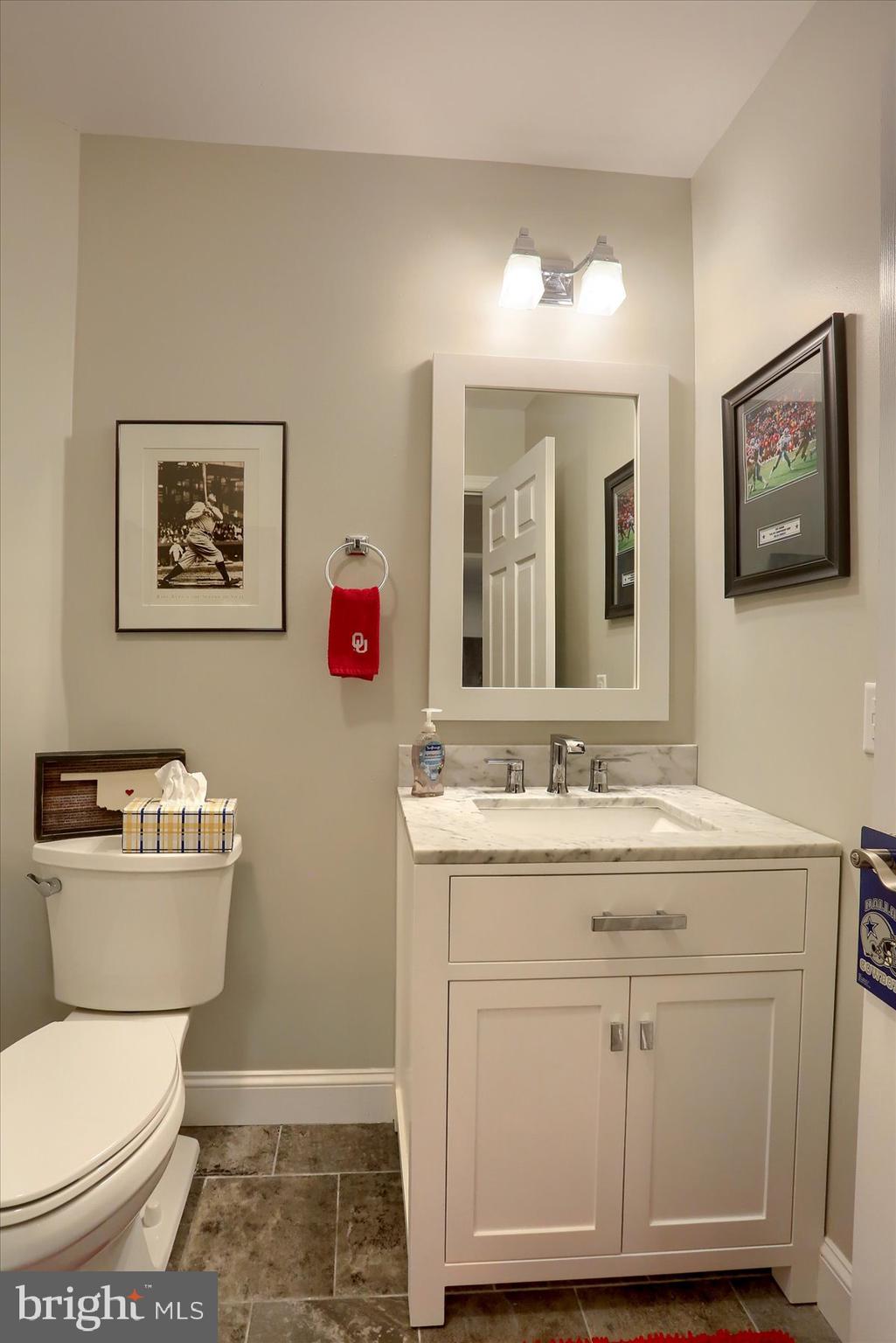 2450 E BAYBERRY DRIVE