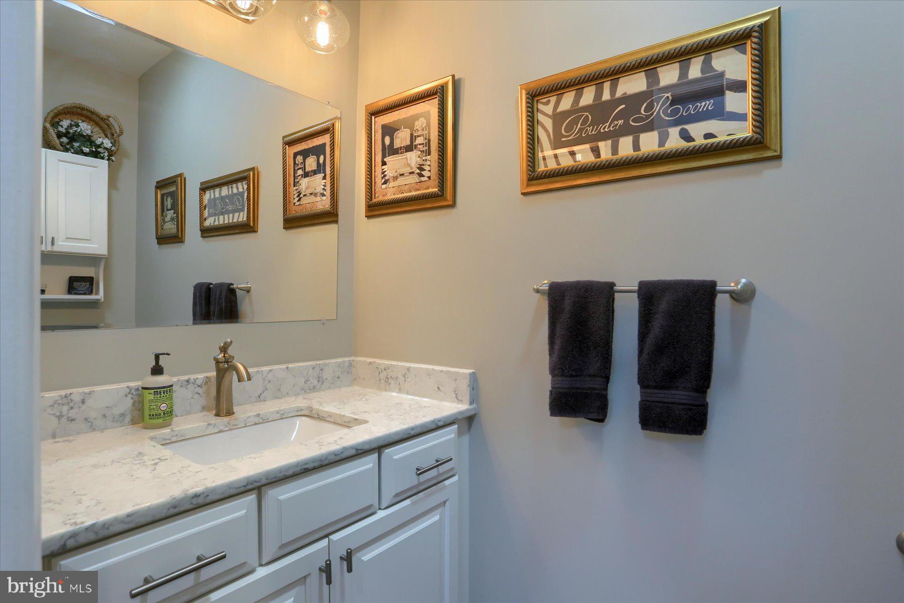 2450 E BAYBERRY DRIVE