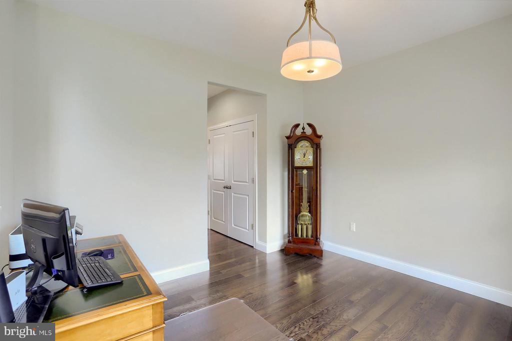 4504 EGRET DRIVE