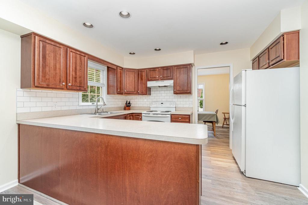 2512 BLARNEY DRIVE