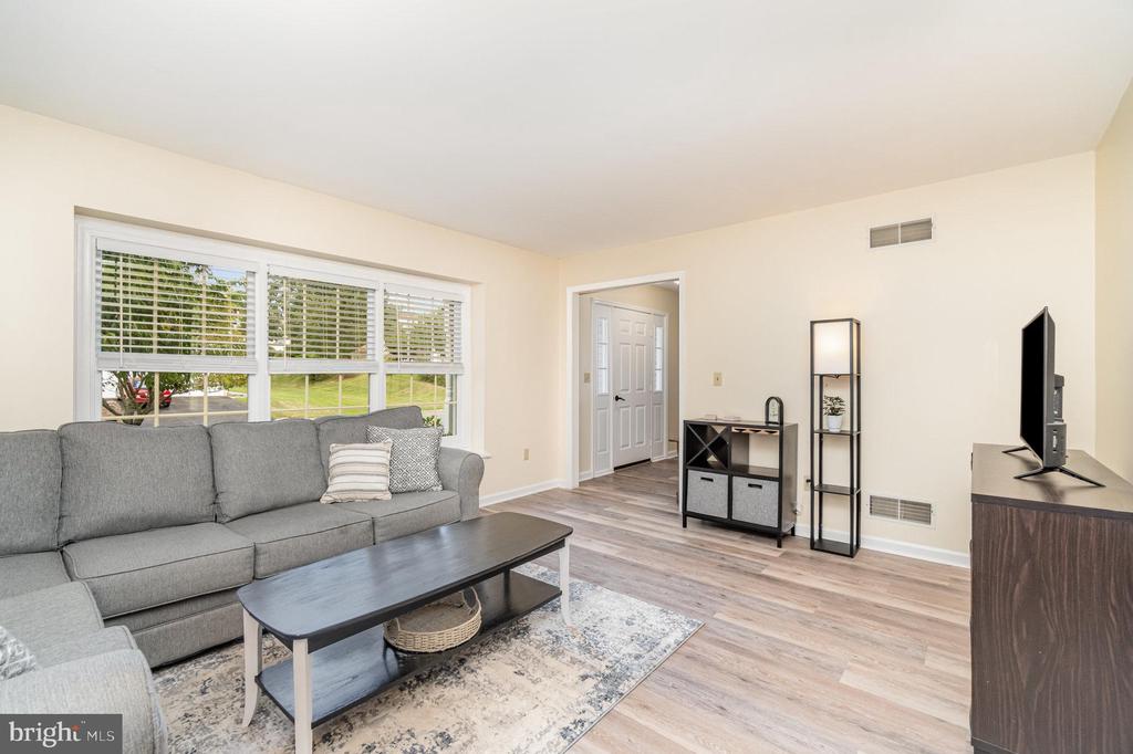 2512 BLARNEY DRIVE