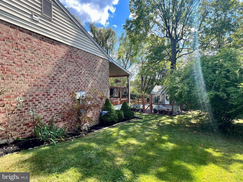 2740 BLUE HEN COURT