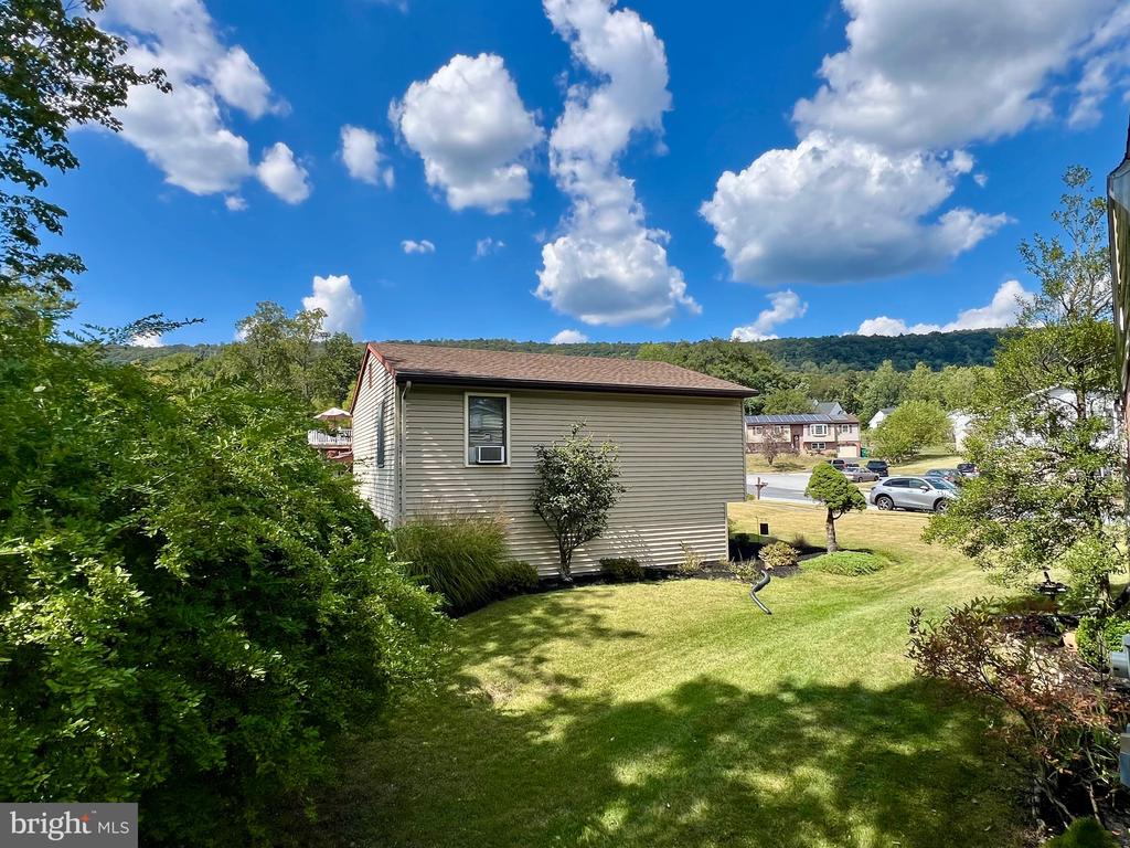 2740 BLUE HEN COURT