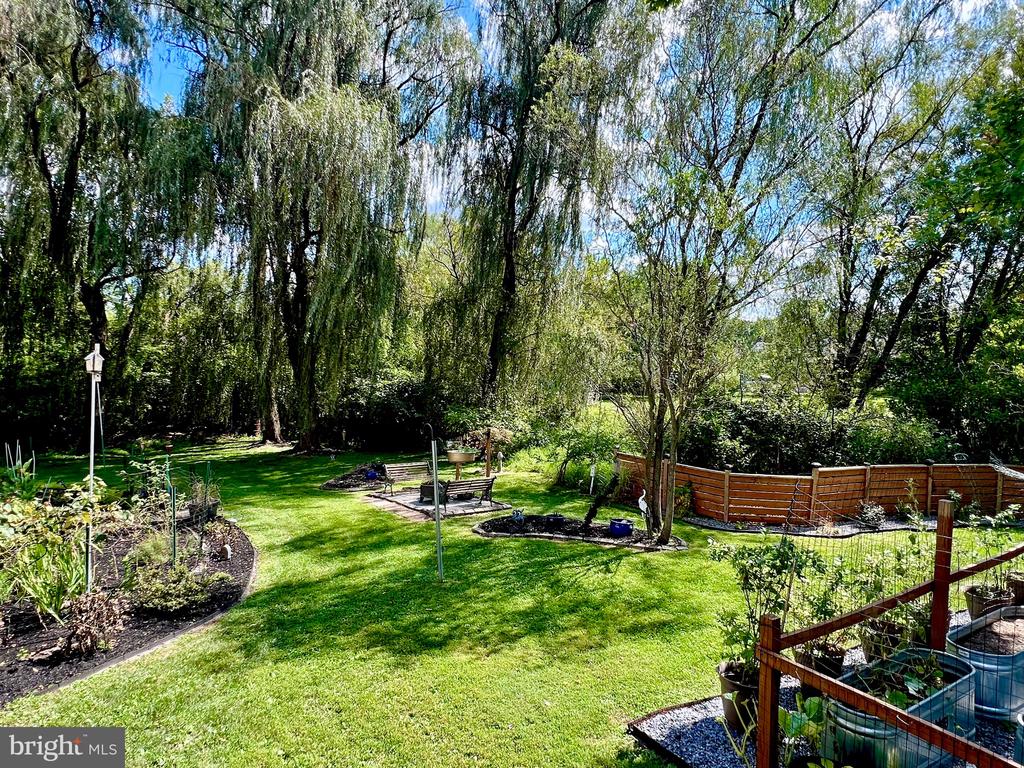 2740 BLUE HEN COURT