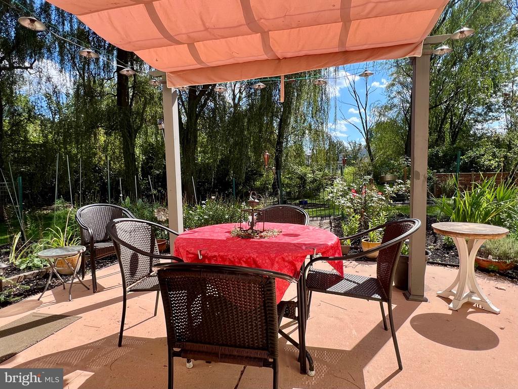2740 BLUE HEN COURT