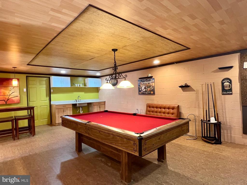 2740 BLUE HEN COURT