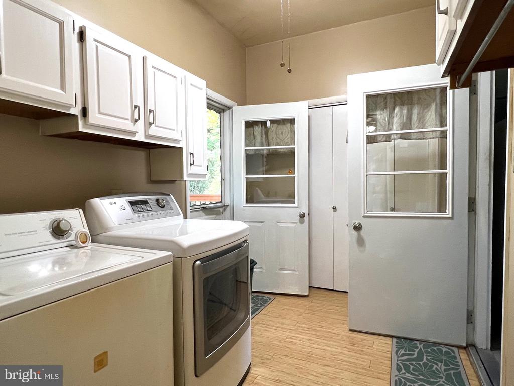 2740 BLUE HEN COURT