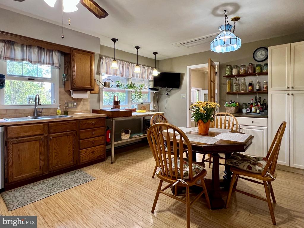 2740 BLUE HEN COURT