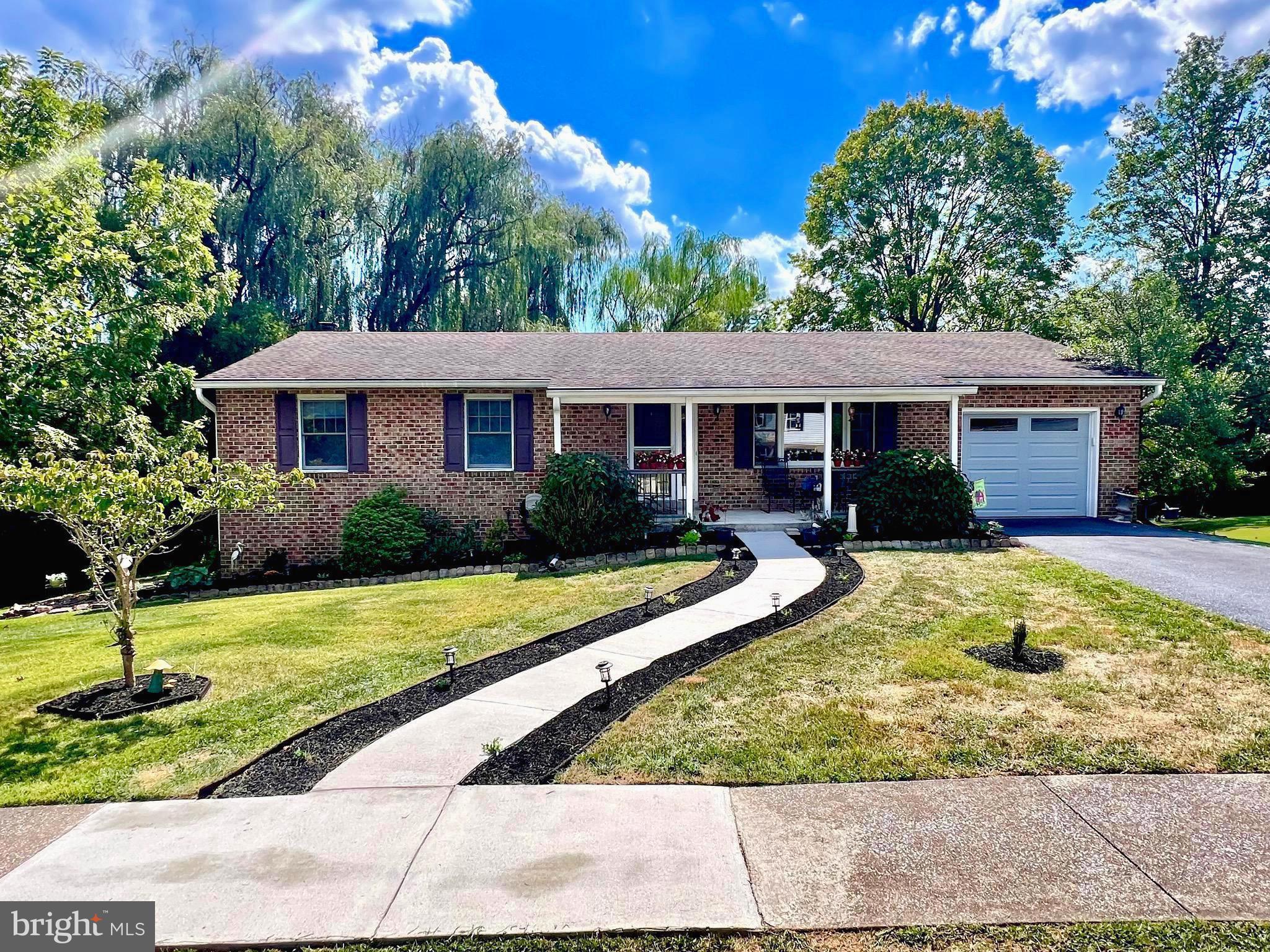 2740 BLUE HEN COURT
