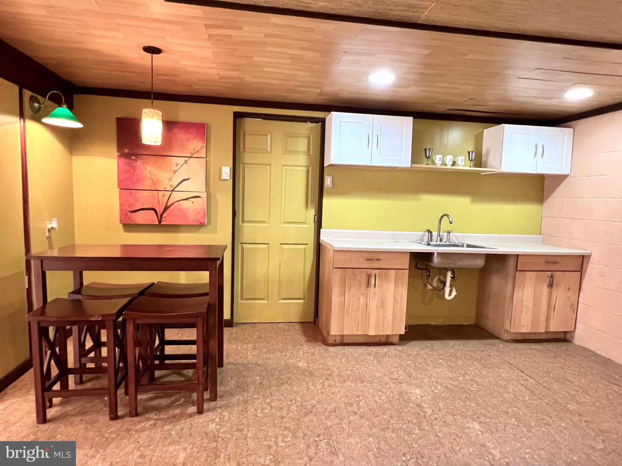 2740 BLUE HEN COURT