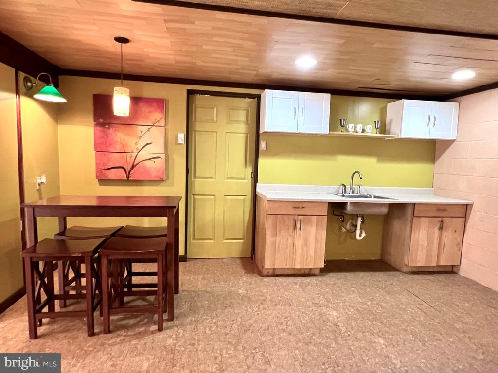 2740 BLUE HEN COURT