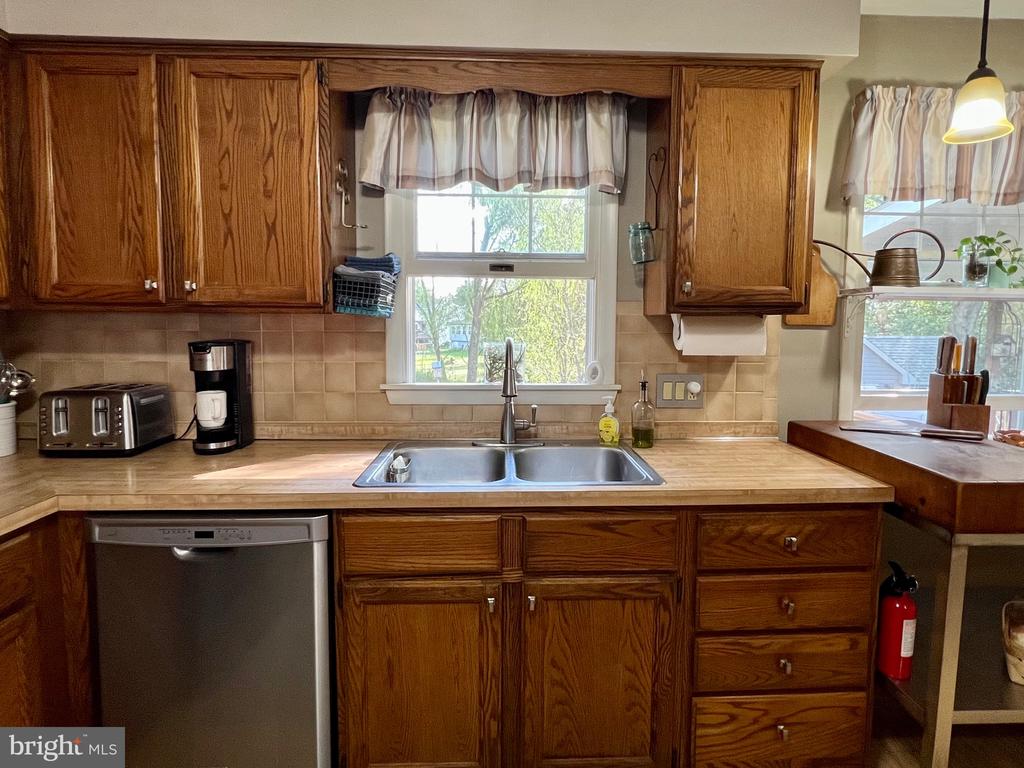 2740 BLUE HEN COURT