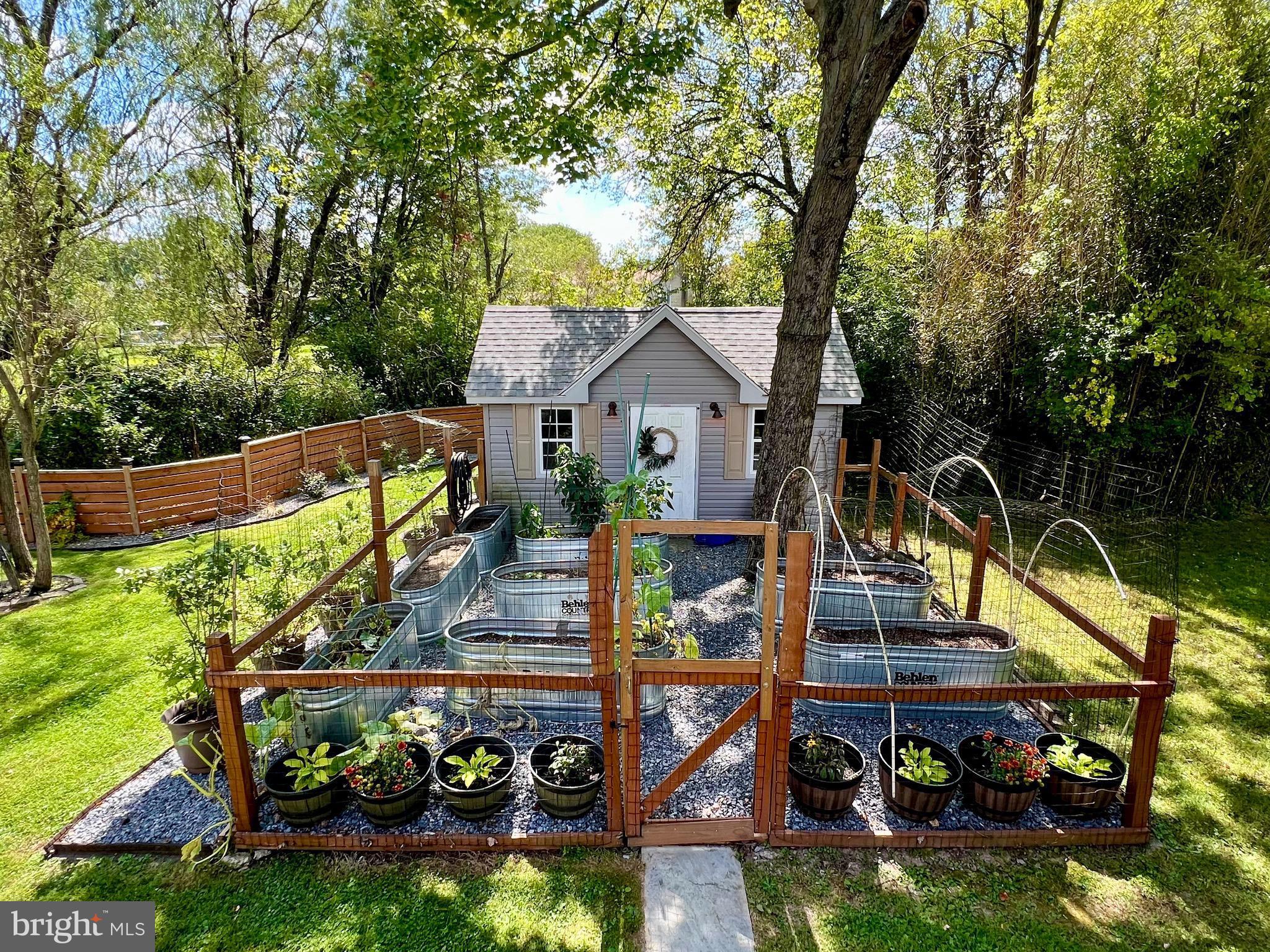 2740 BLUE HEN COURT