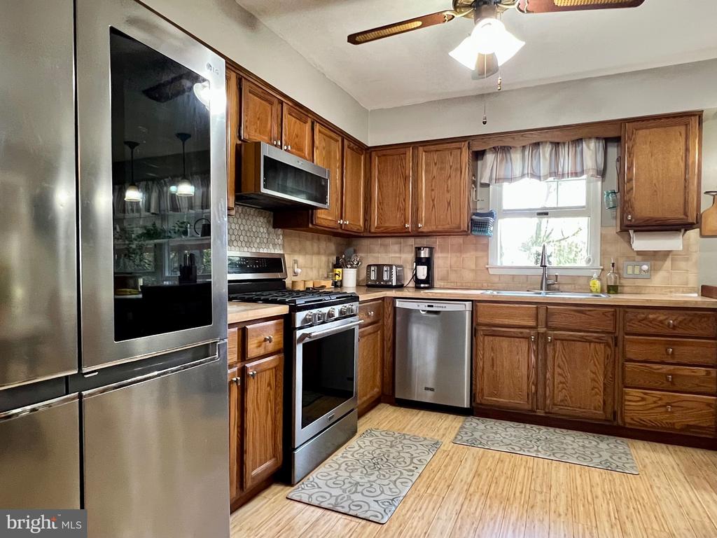 2740 BLUE HEN COURT
