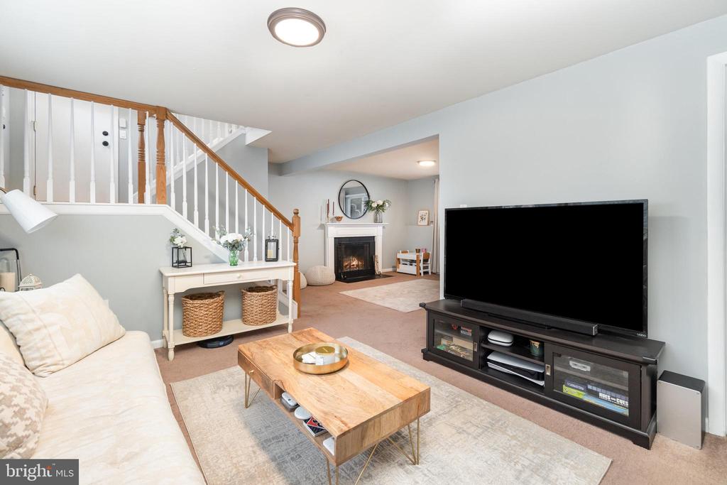 4317 BEAUFORT HUNT DRIVE
