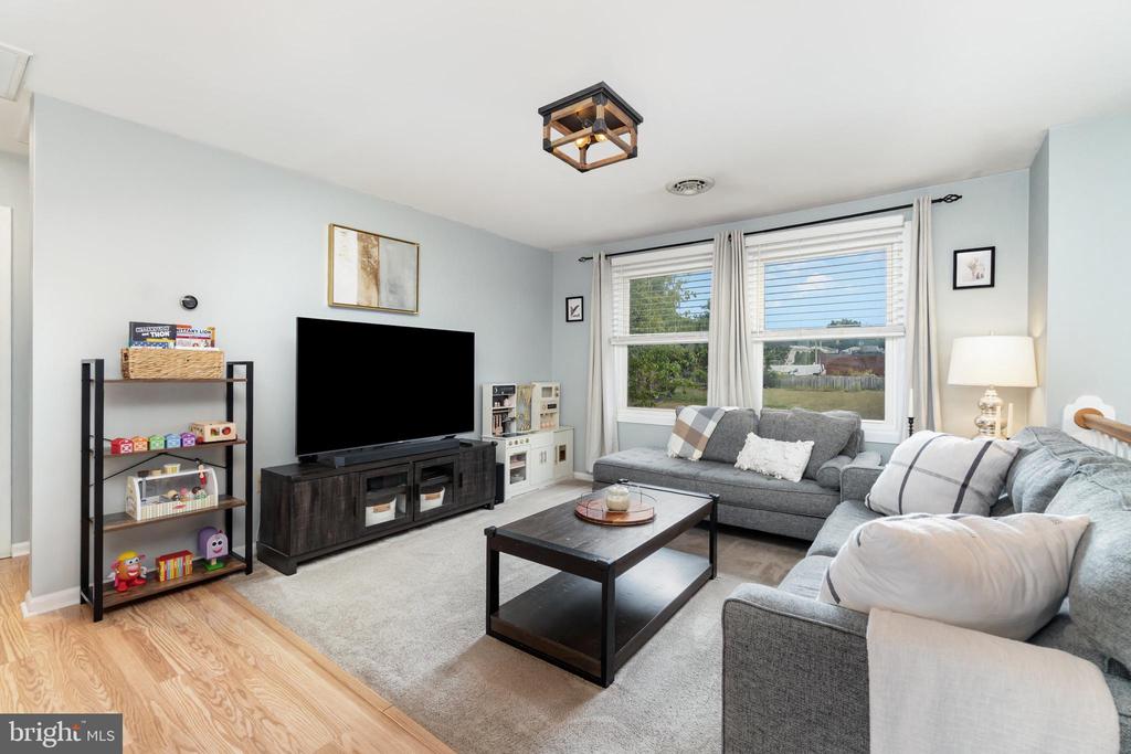4317 BEAUFORT HUNT DRIVE