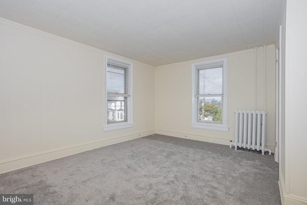 402 SPRUCE STREET