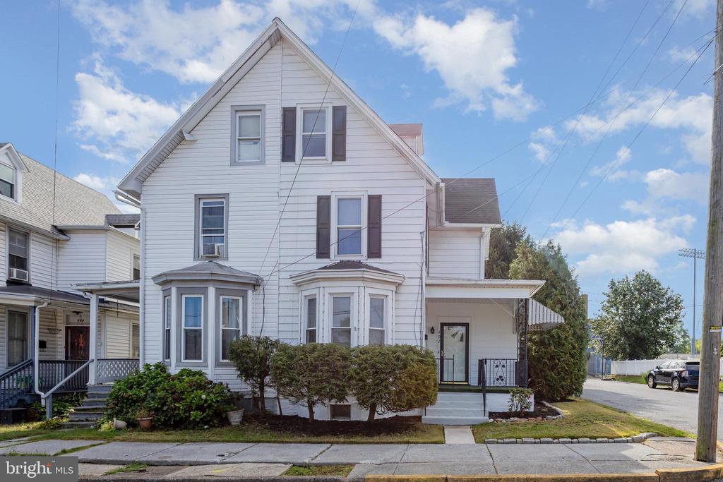 402 SPRUCE STREET