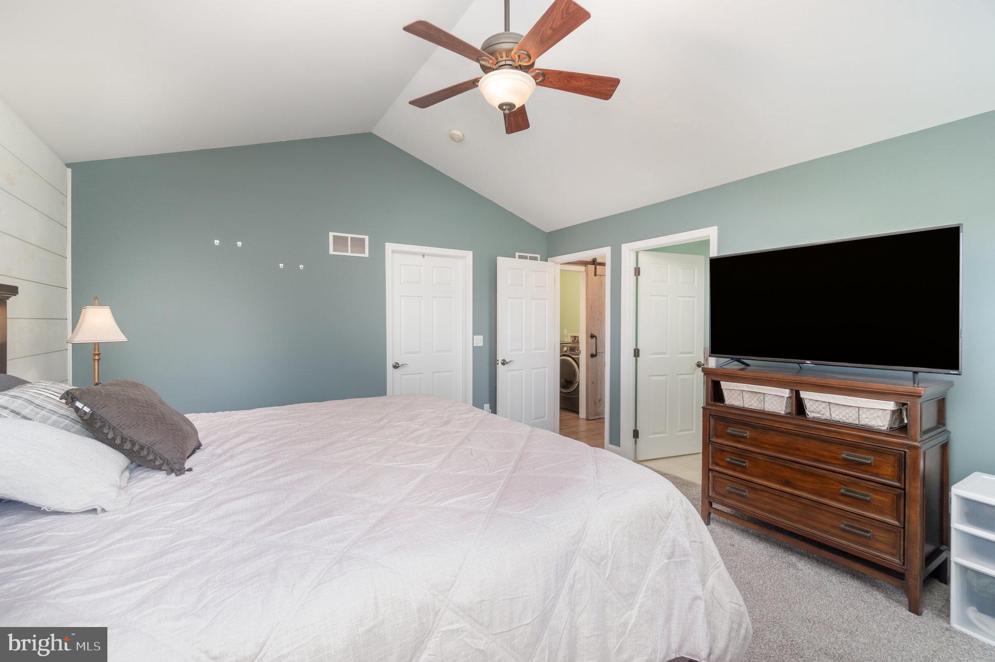 8024 YELLOWSTONE DRIVE