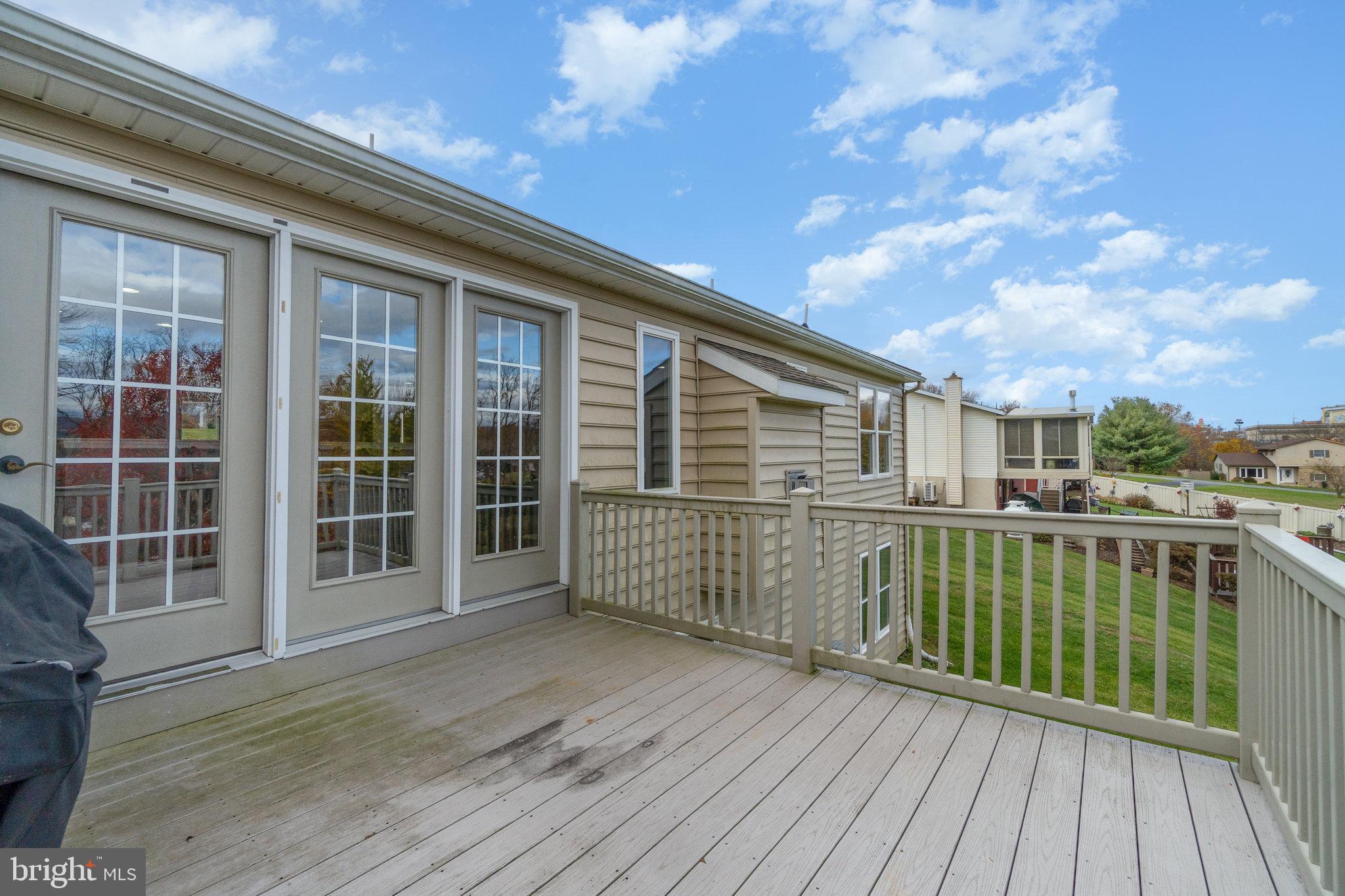 8024 YELLOWSTONE DRIVE