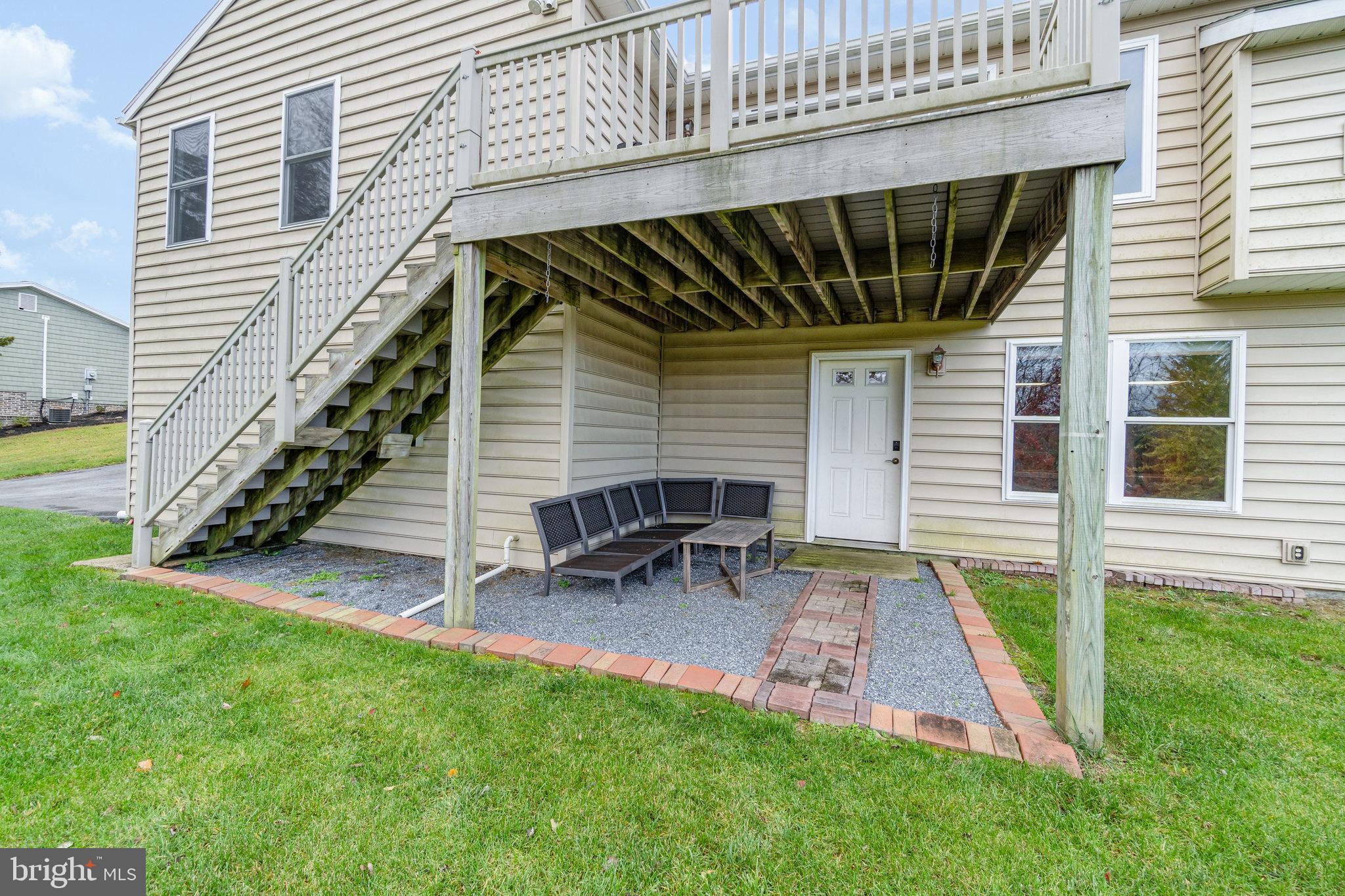 8024 YELLOWSTONE DRIVE