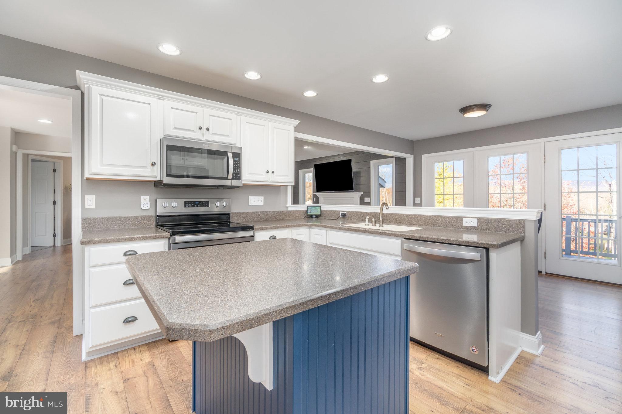 8024 YELLOWSTONE DRIVE