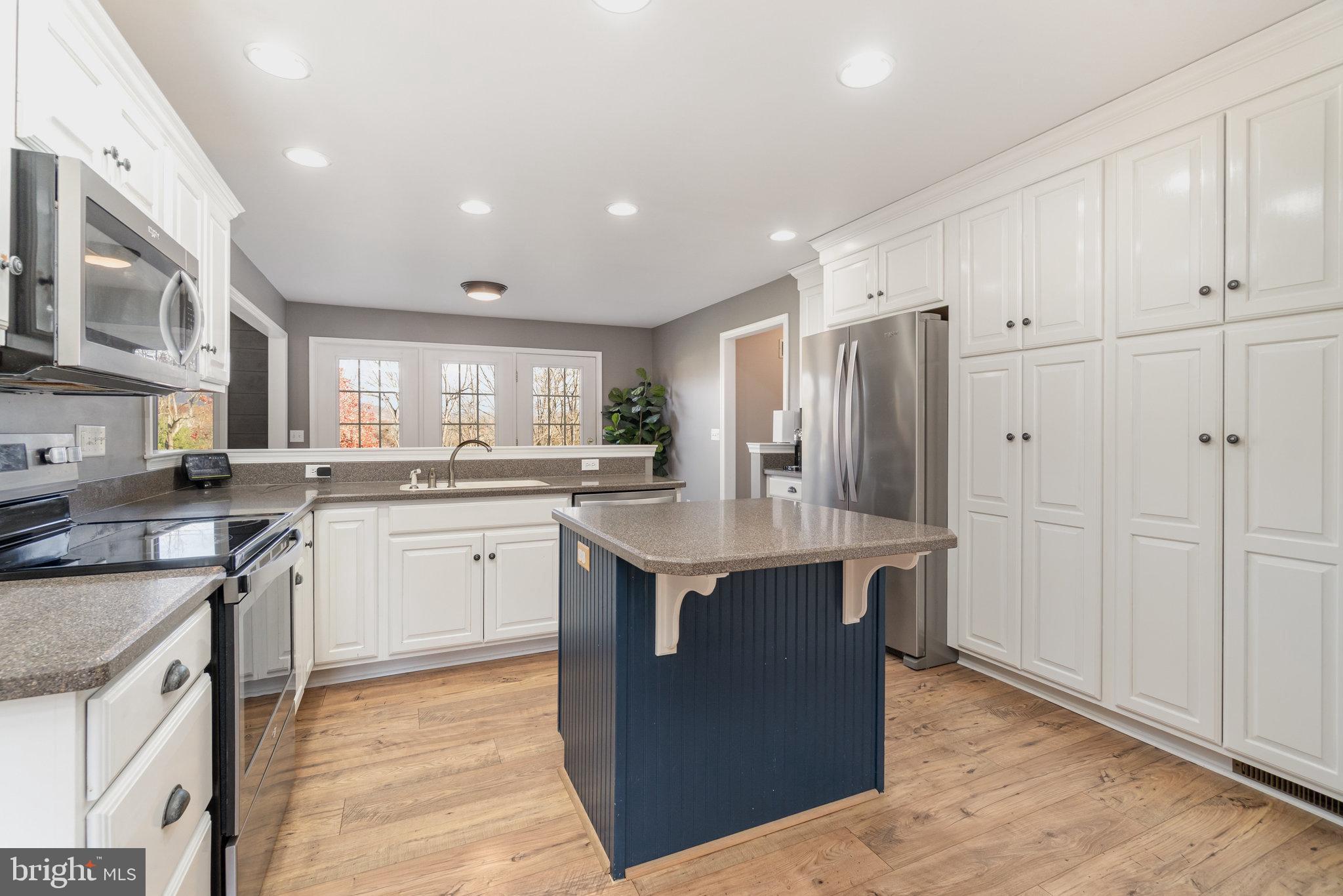 8024 YELLOWSTONE DRIVE