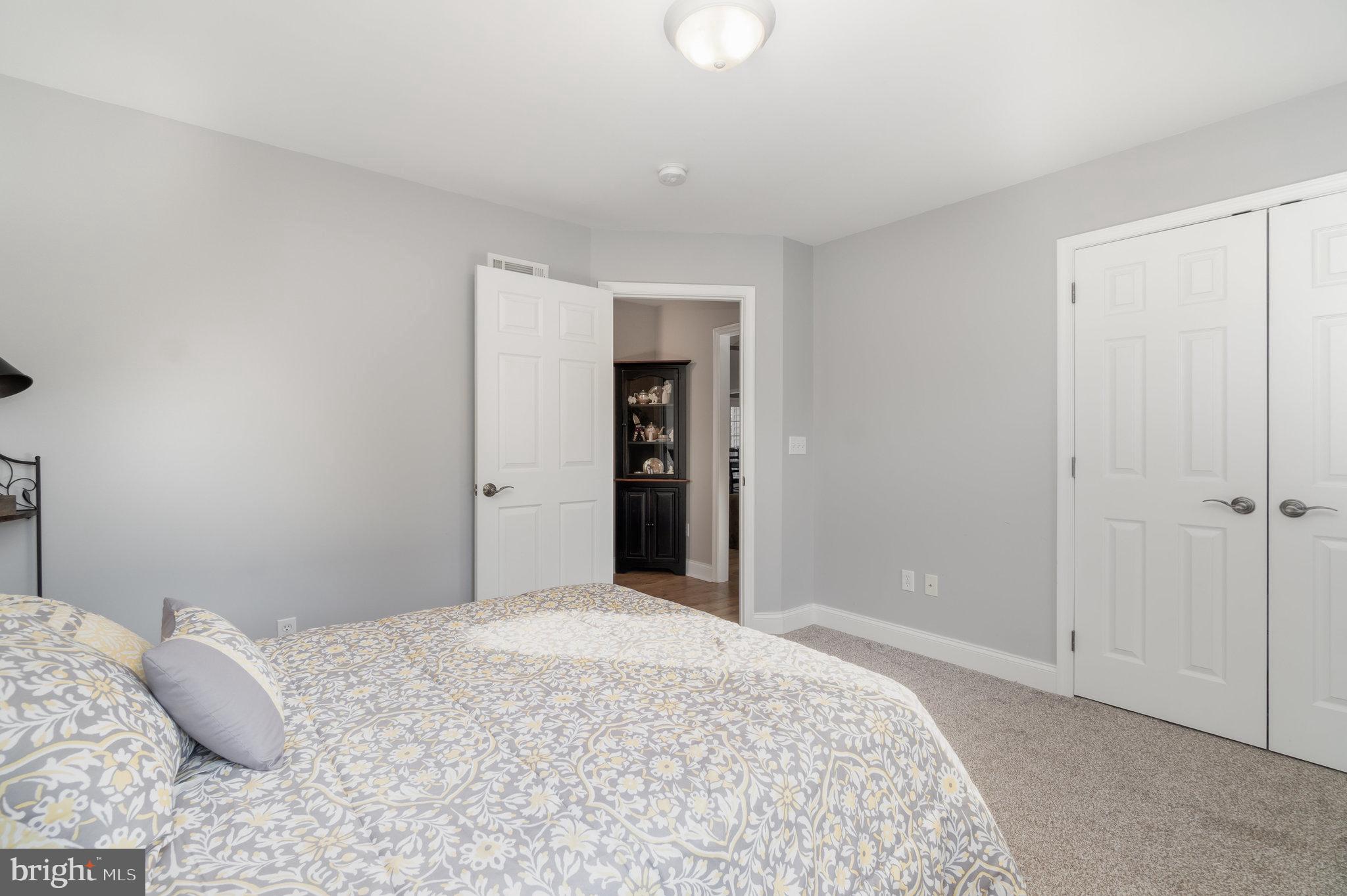 8024 YELLOWSTONE DRIVE