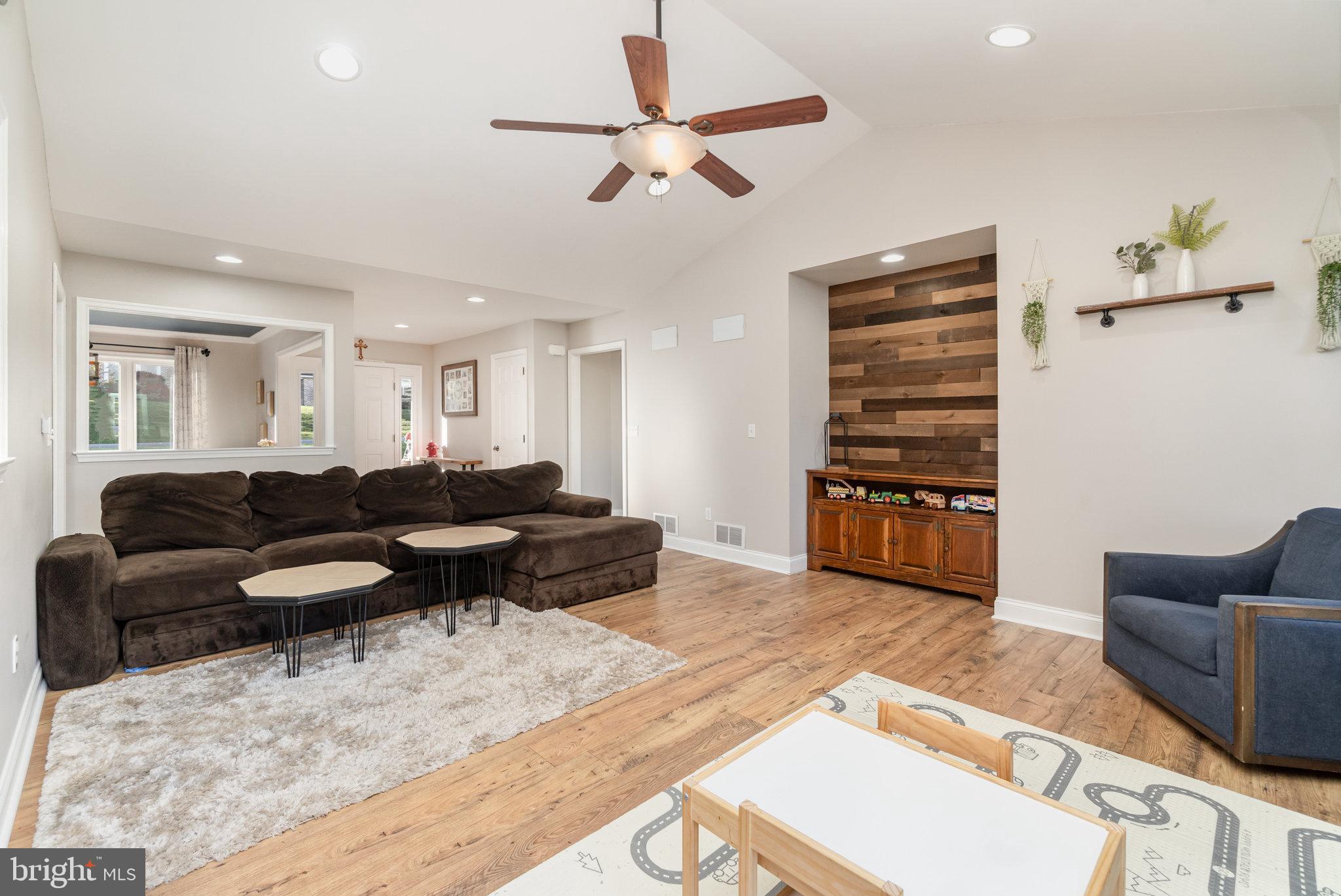 8024 YELLOWSTONE DRIVE