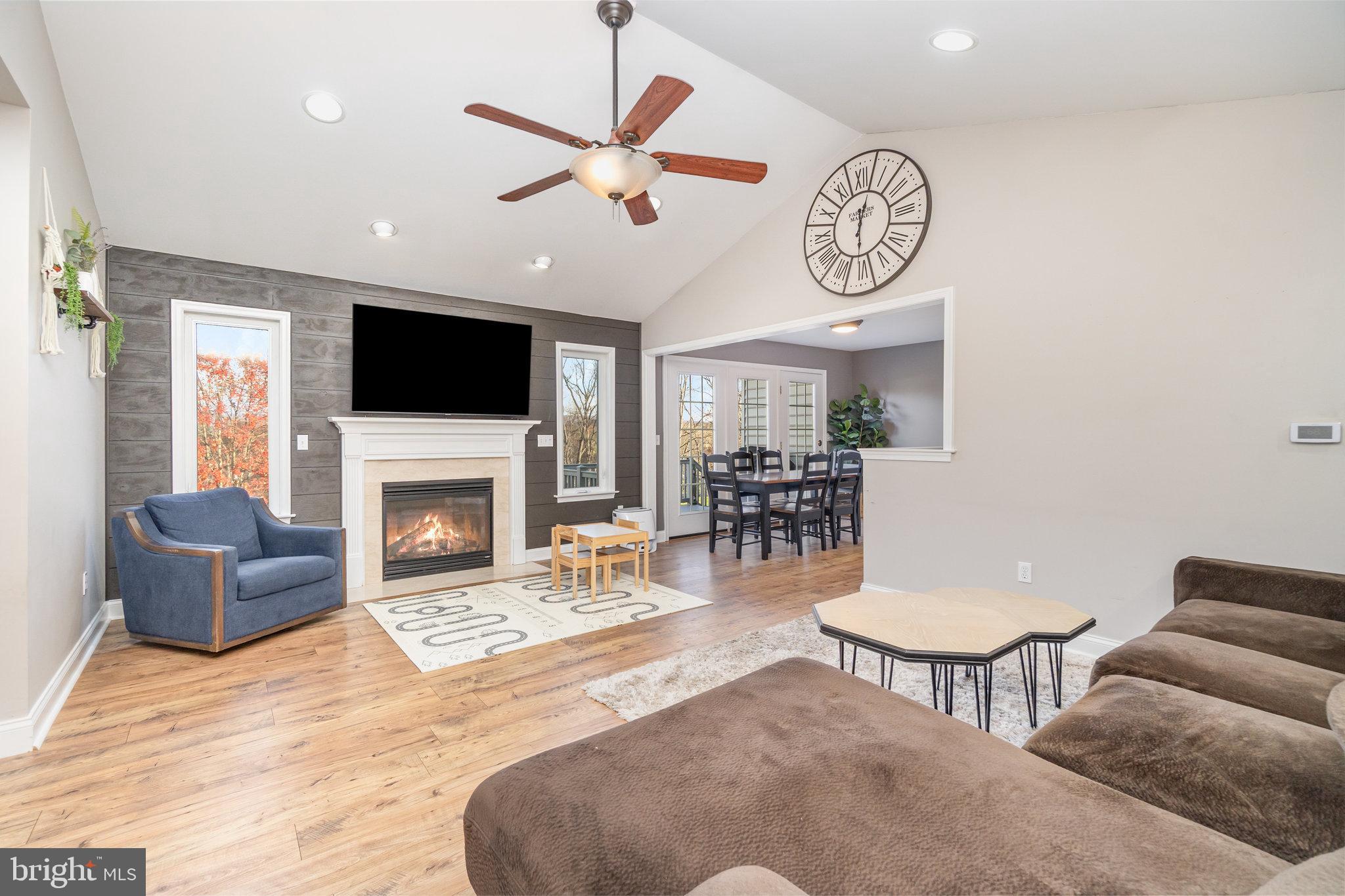 8024 YELLOWSTONE DRIVE