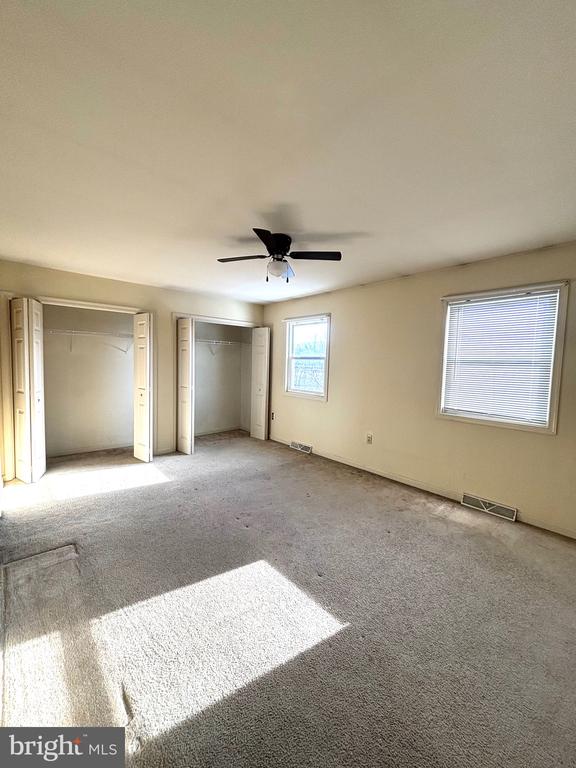 7225 CAPITAL DRIVE