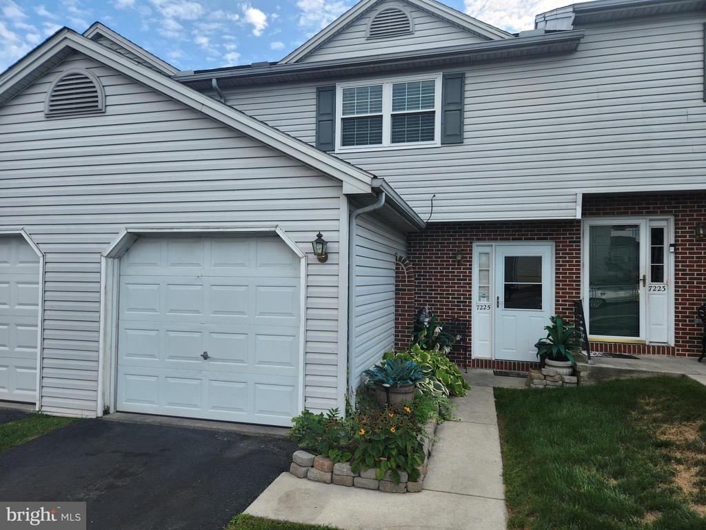 7225 CAPITAL DRIVE
