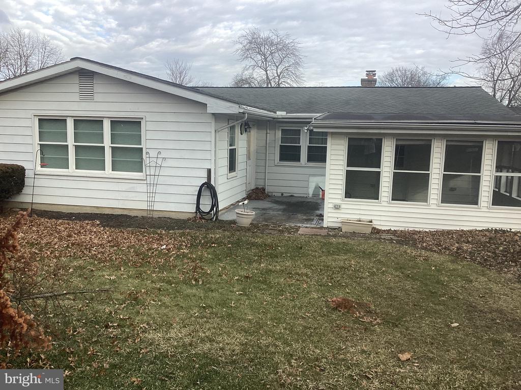 4605 SURREY ROAD