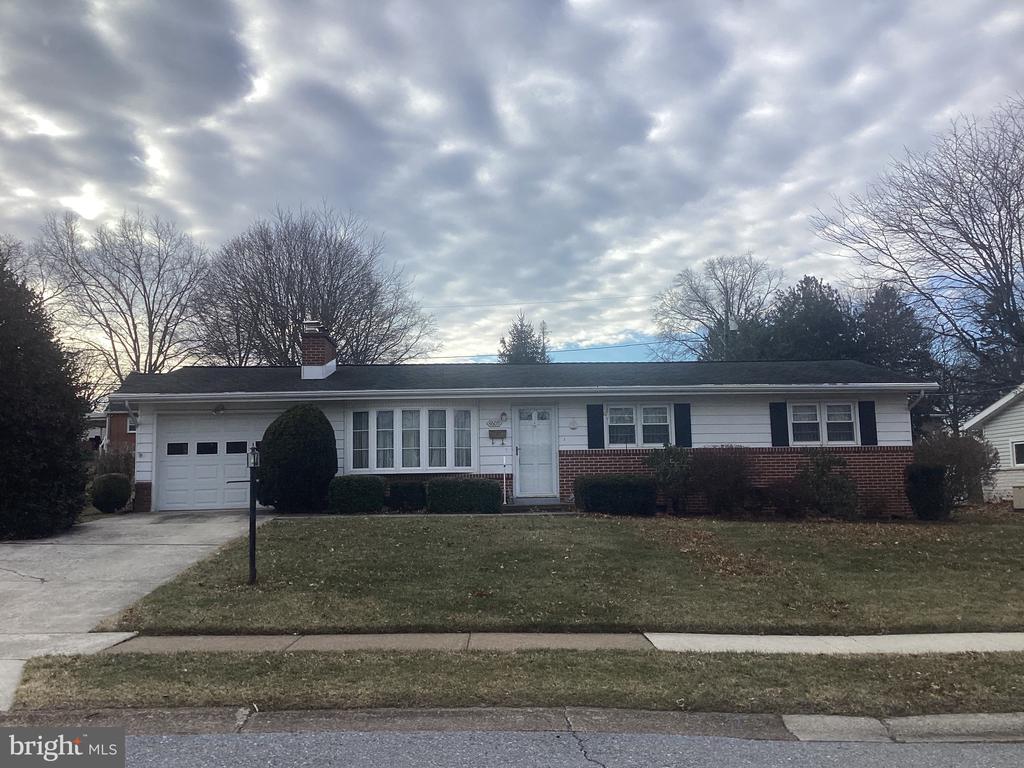 4605 SURREY ROAD
