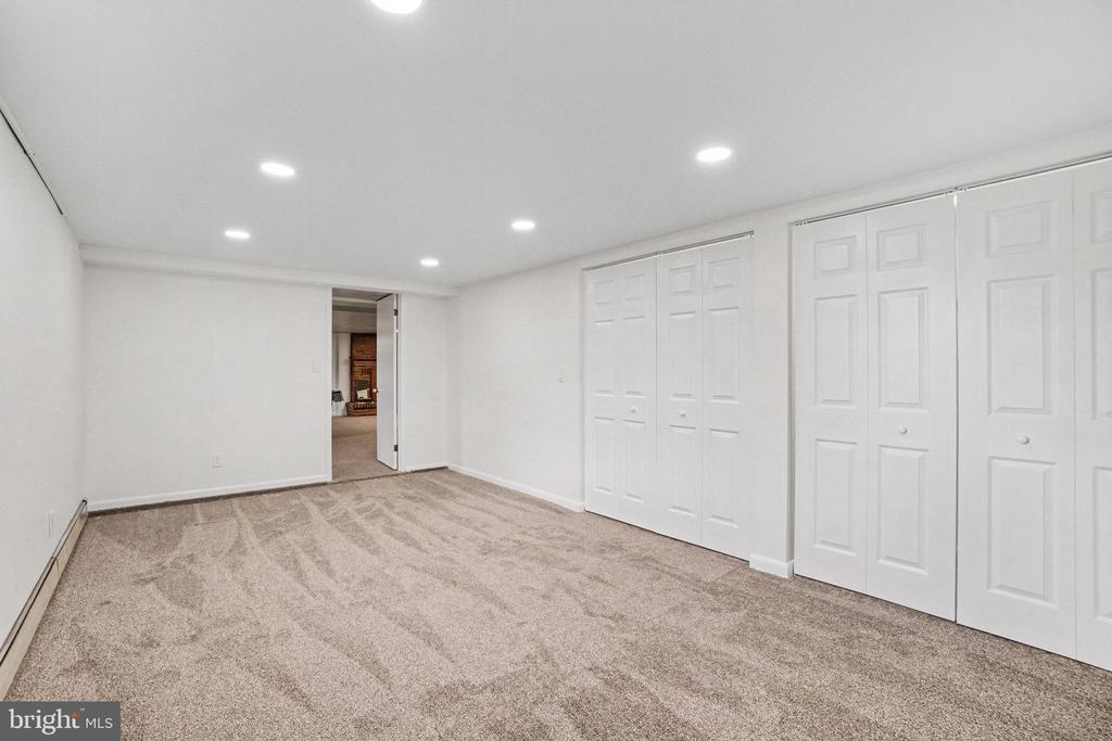 105 CHESTNUT ALLEY