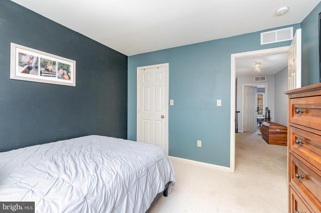 461 WAVERLY WOODS DRIVE