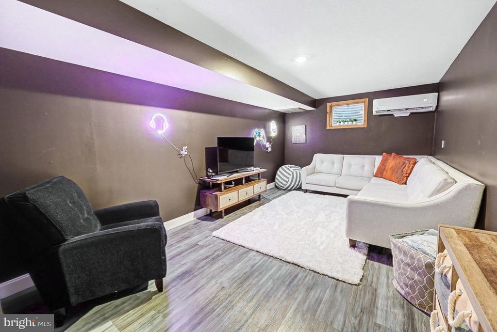 1147 JILL DRIVE