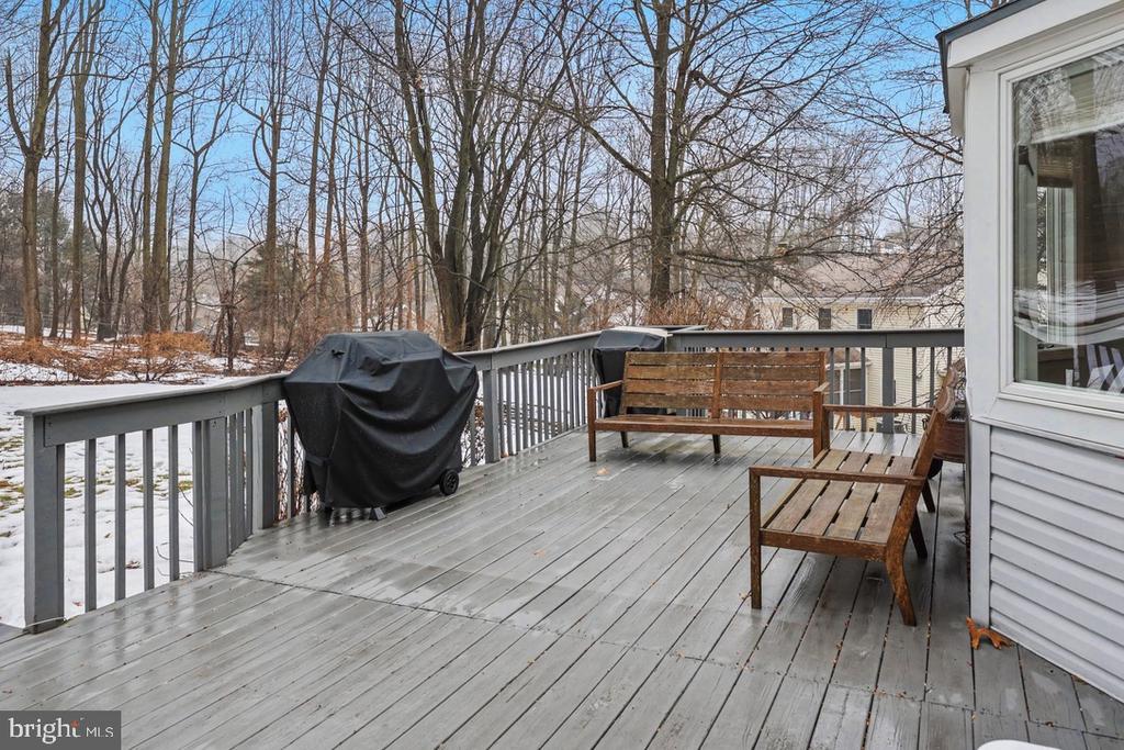 1147 JILL DRIVE