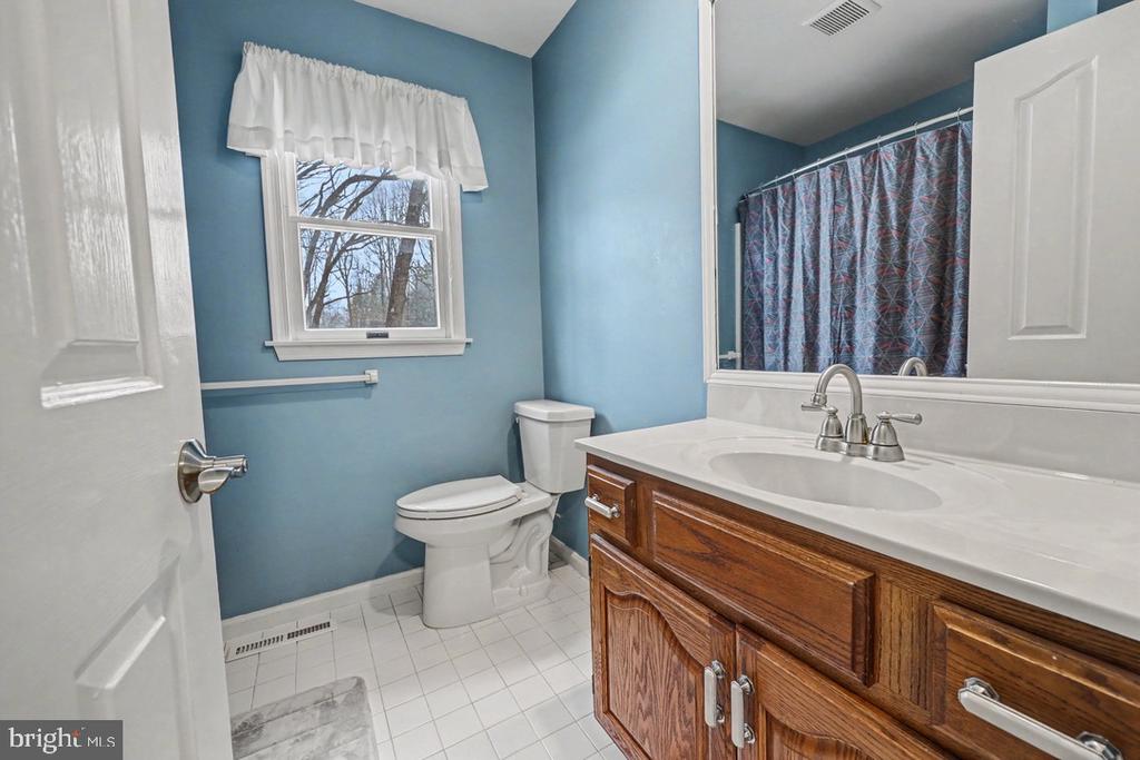 1147 JILL DRIVE