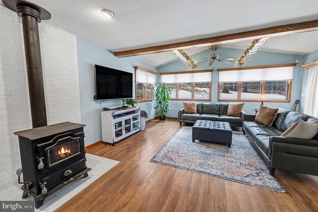 1147 JILL DRIVE