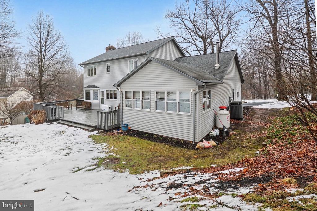 1147 JILL DRIVE