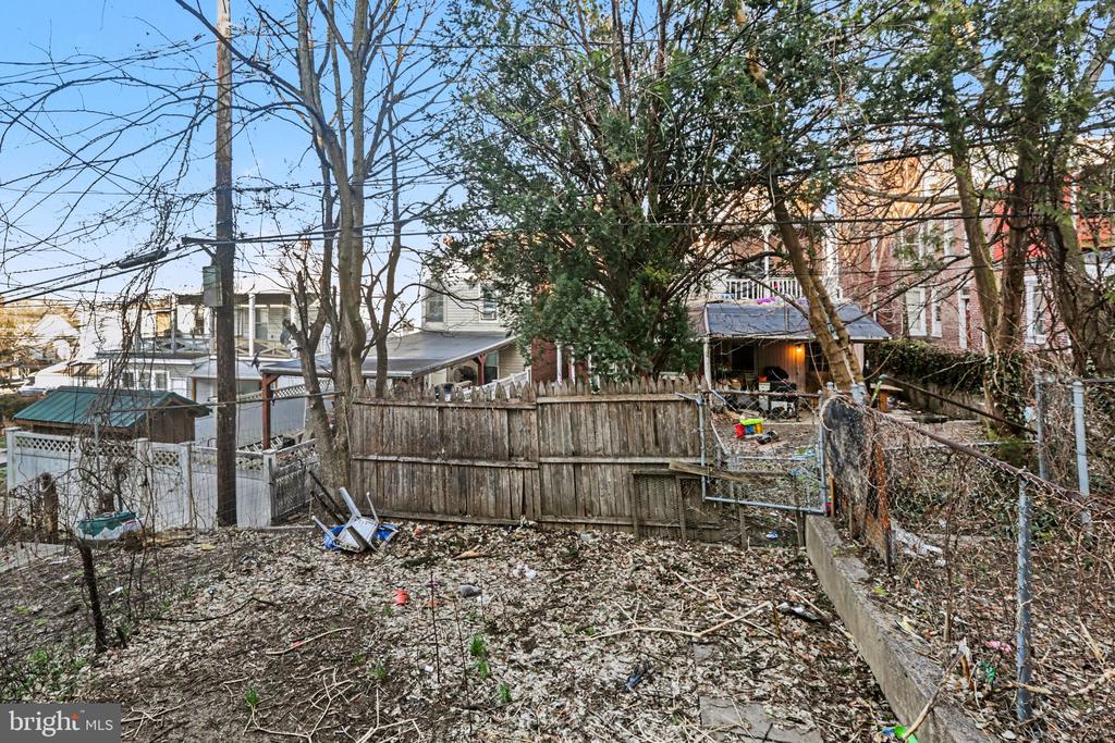 335 POPLAR STREET