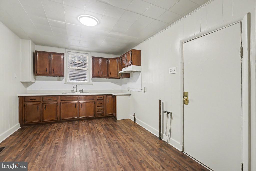 335 POPLAR STREET