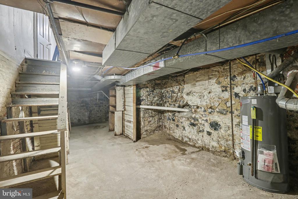 335 POPLAR STREET