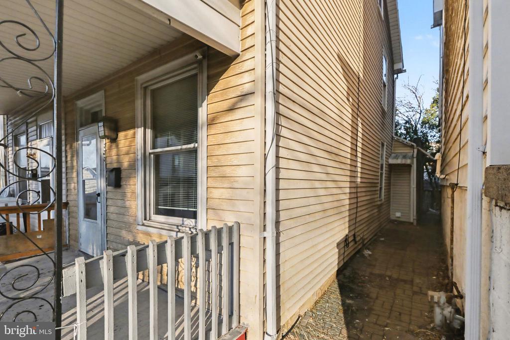 335 POPLAR STREET
