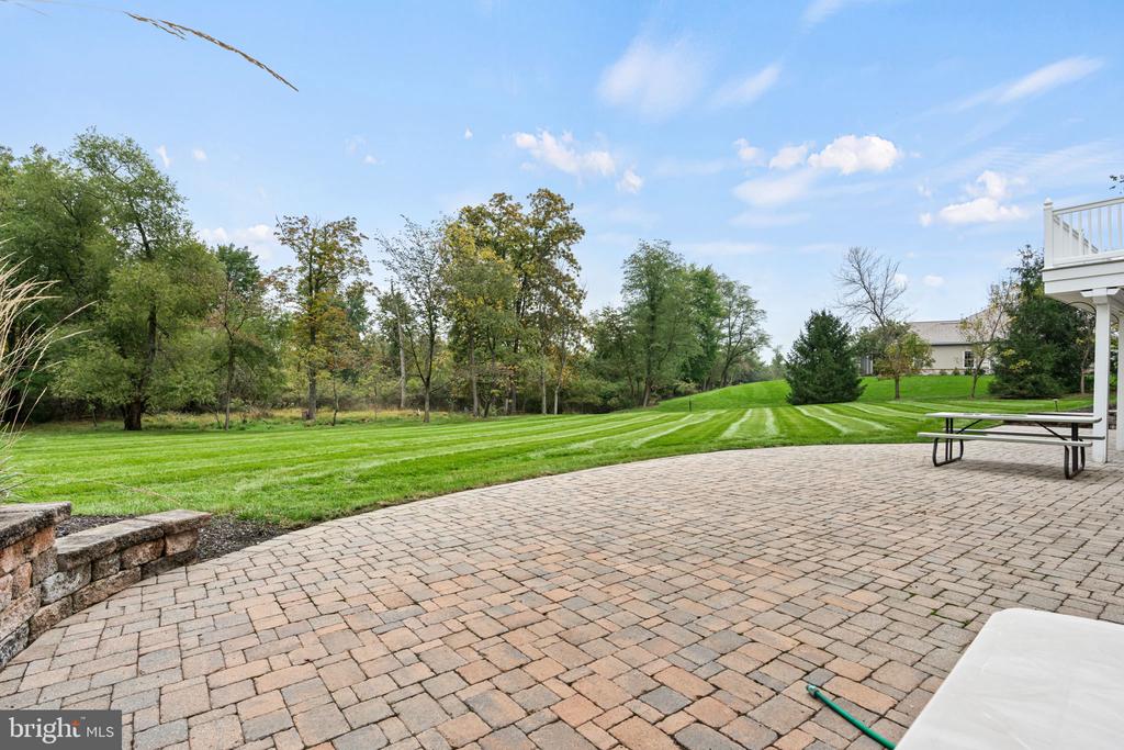 2309 FOREST LANE