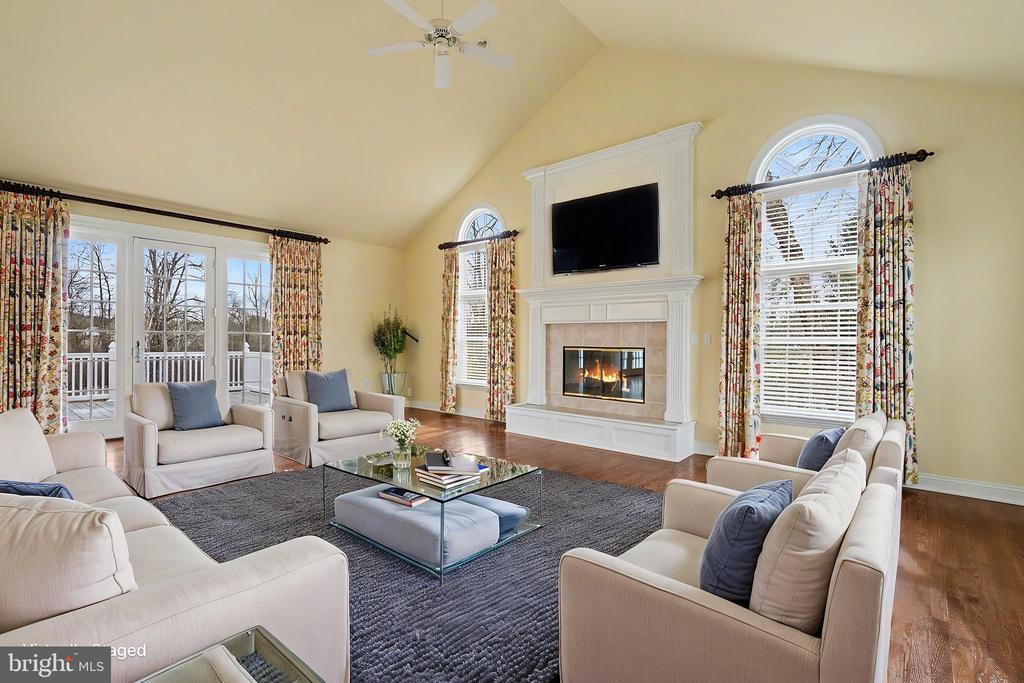 2309 FOREST LANE