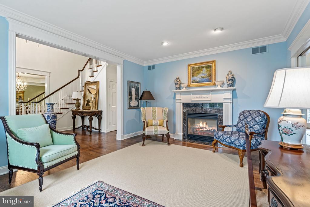 2309 FOREST LANE