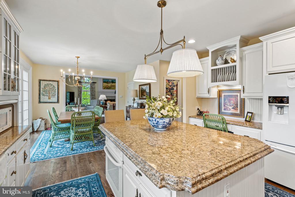 2309 FOREST LANE