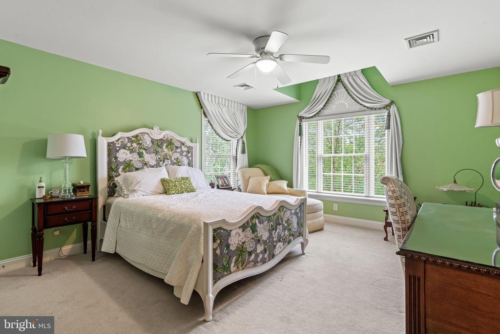 2309 FOREST LANE